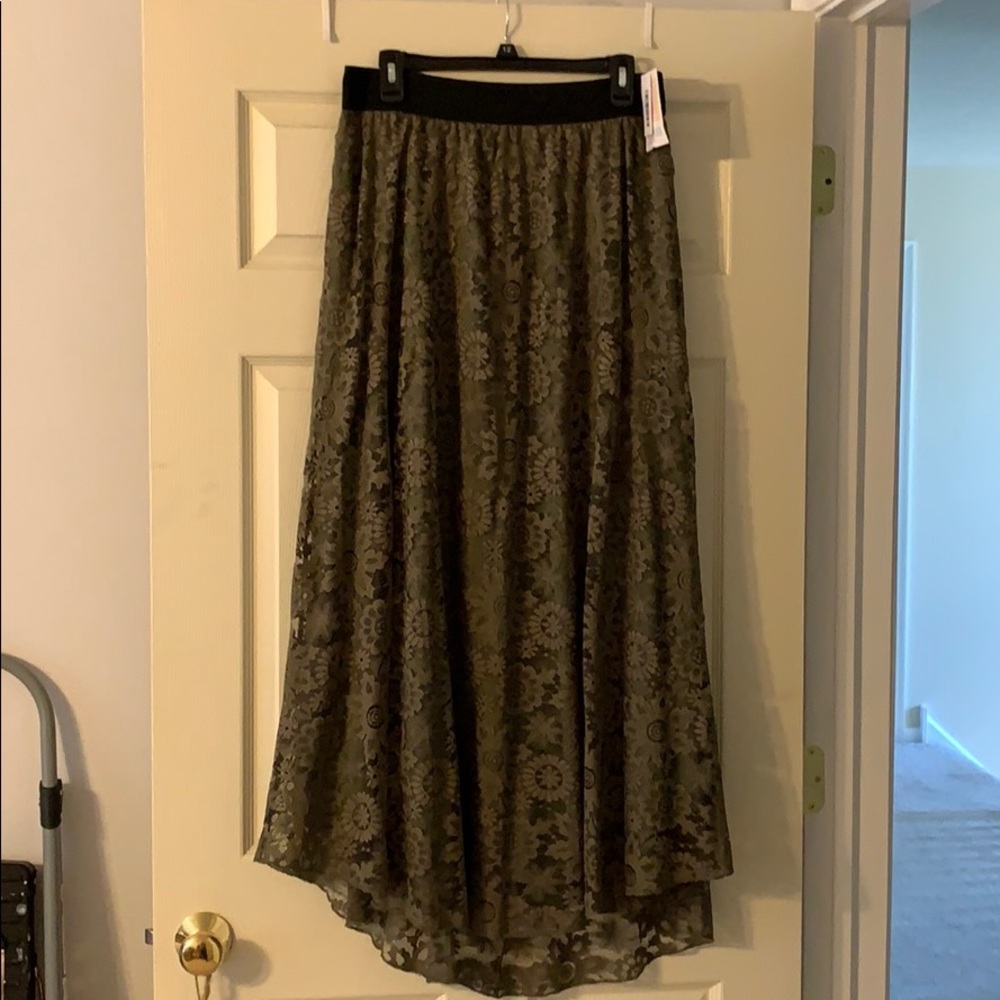 LuLaRoe Lucy Skirt